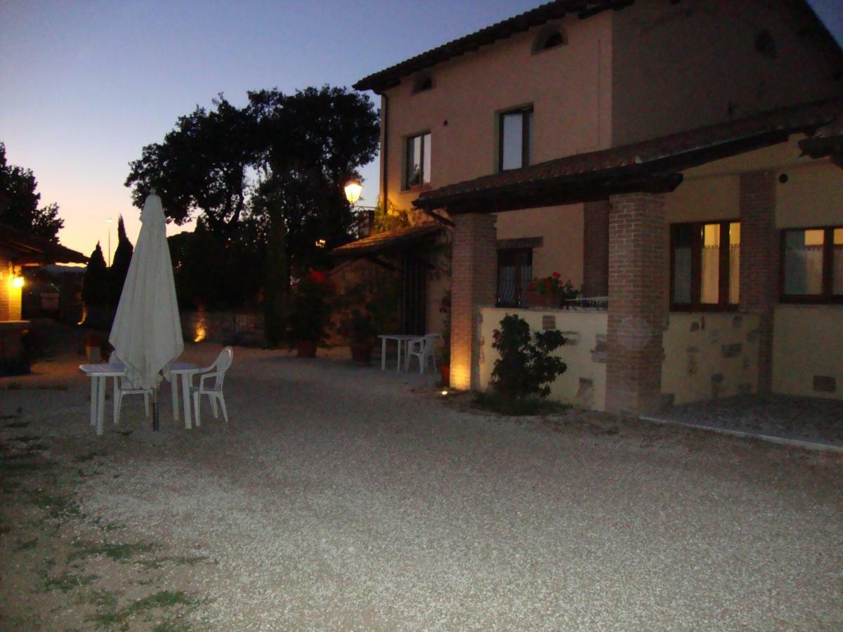 Villa Residenza Le Querce Trilocale Fossato di Vico Esterno foto